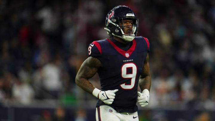 Texans TE Brevin Jordan in tears after suffering leg injury