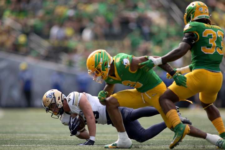Oregon football stifles Montana State rushing attack in 59