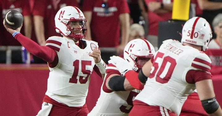 Nebraska holds off Cincinnati with late interception for 20