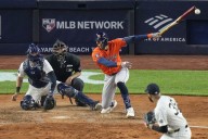 Correa's 10th-inning single lifts Astros past Yankees