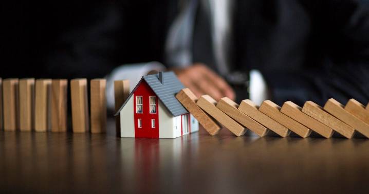 What are the biggest disadvantages of a reverse mortgage?