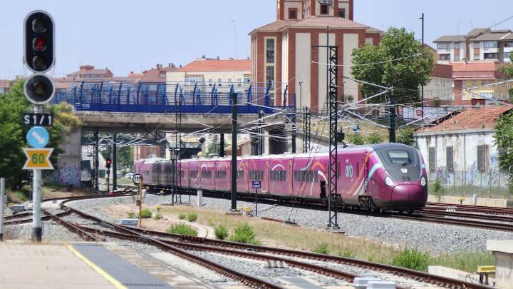 Suspendida la circulación de la línea Madrid-Andalucía por un incendio en un tren: hay 210 personas evacuadas