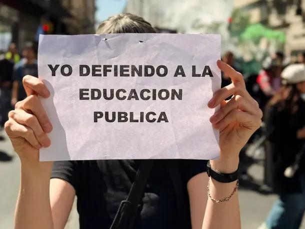 Instan a Milei respetar la ley de financiamiento universitario