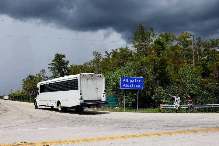 La jueza rechaza la petición del Gobierno para que Alligator Alcatraz siga en funcionamiento