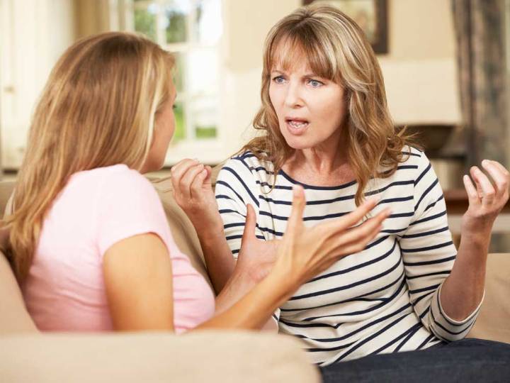 DEAR ABBY: Niece tried to conceal her cross
