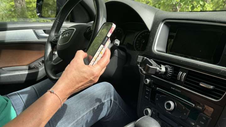 Can you text at a red light in Nevada? Here’s what the law says