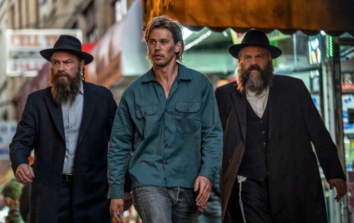 In ‘Caught Stealing,’ a crime caper in ’90s New York starring Austin Butler