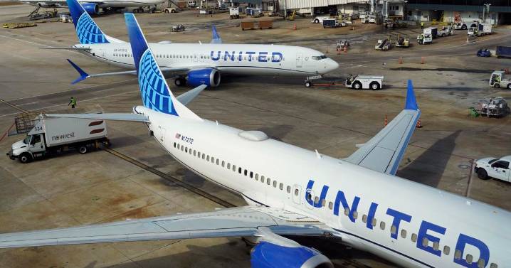 United Airlines resolves tech issue that grounded flights, but travel disruptions continue