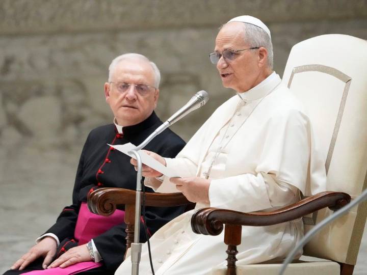 Pope demands end to the ’pandemic of arms’