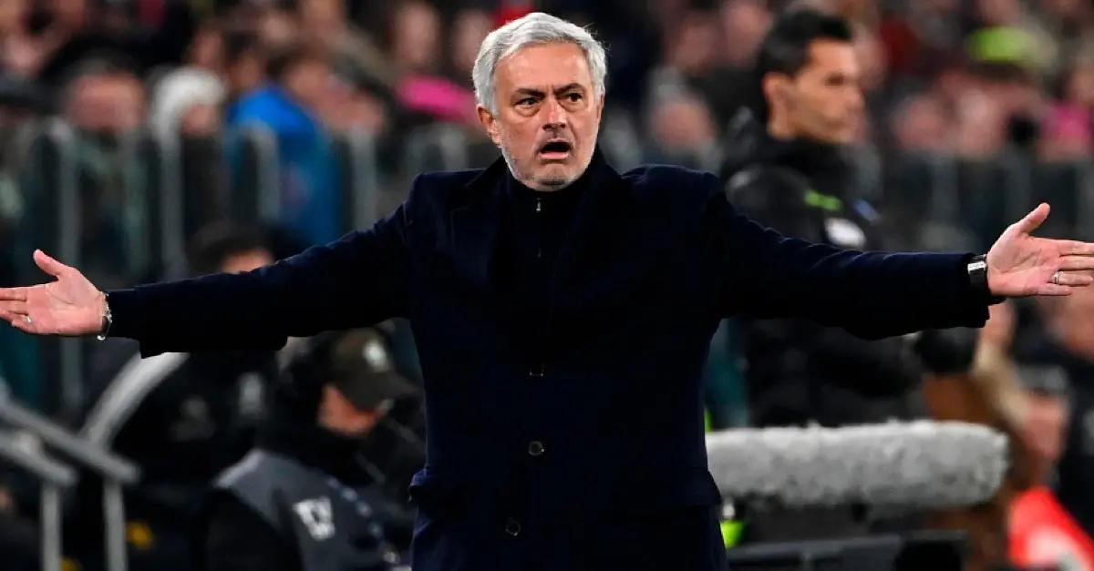 Jhon Durán se quedó sin técnico: Fenerbahçe despidió a Mourinho