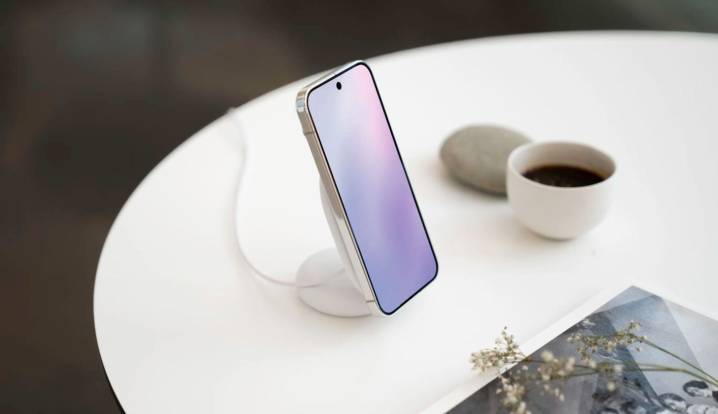 Google’s Pixel 10 Gets Smarter Charging With The Pixelsnap Charger, Turning Your Phone Into A Mini Dashboard While Docked