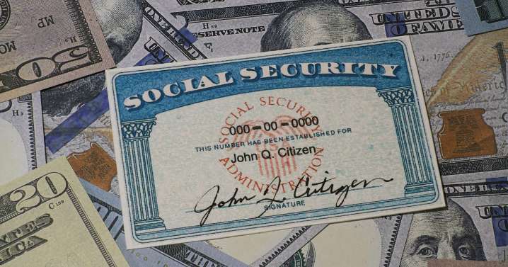 What is the maximum Social Security payment seniors can get in 2025?