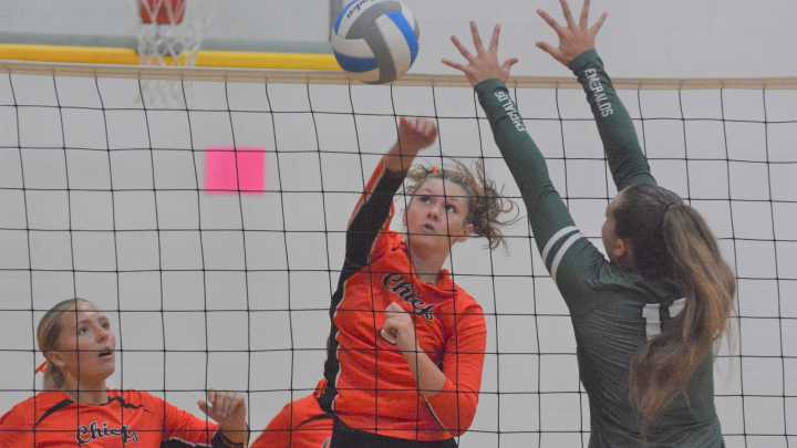 WATCH: Cheboygan volleyball wins first set against Manistique at Pellston Invitational