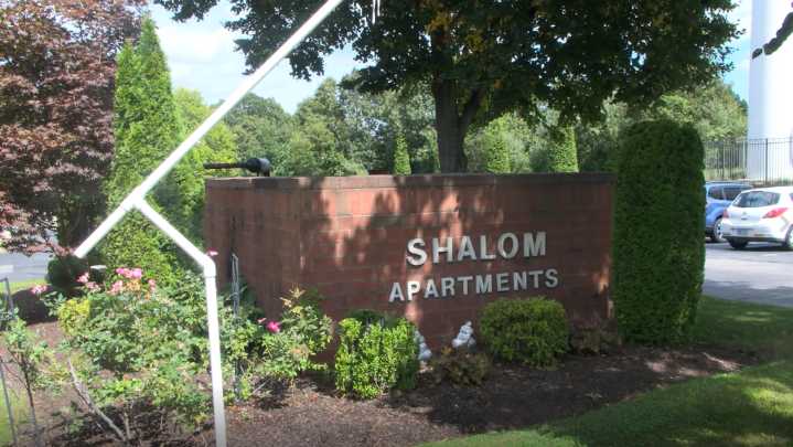 Residents at Warwick apartment upset about planned store closure