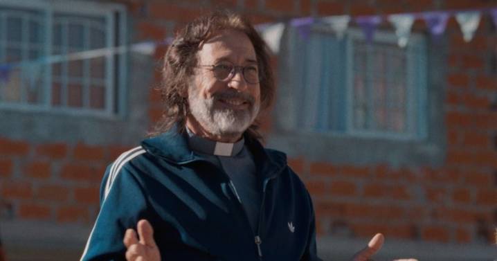 Francella hace 16 personajes en busca del ser nacional