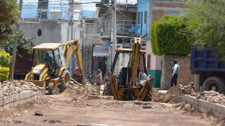 La lluvia a mermado proceso de obra de pavimentación en comunidad la Lobera más no ha retrasado