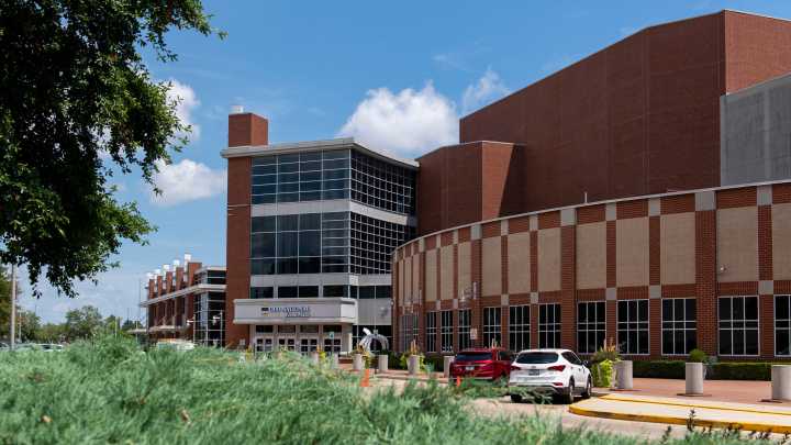 Over 200 workers at Evansville venue could temporarily face layoffs