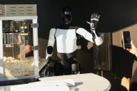Tesla’s futuristic diner fizzles