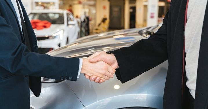 Top saleswoman reveals red flag to look out for when buying a car