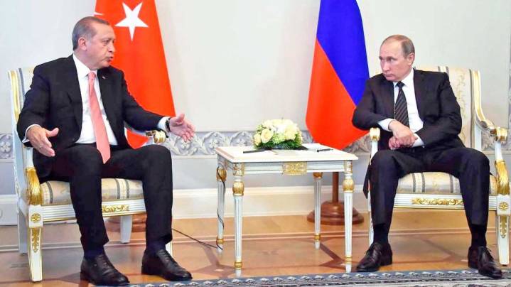 Turquía afirma que Rusia flexibilizó algunas de sus exigencias territoriales sobre Ucrania