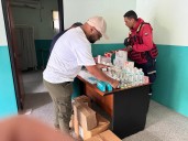Entregan insumos médicos al consultorio popular Pueblo Nuevo de Río Chiquito