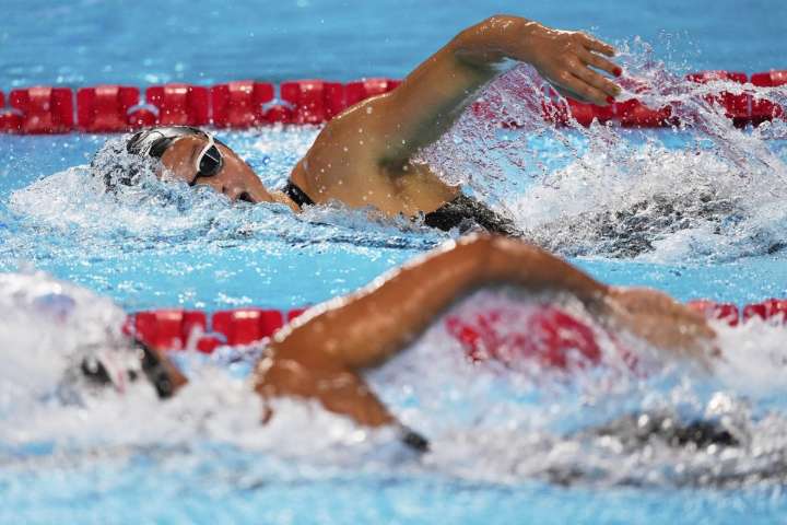 McIntosh, Ledecky set for world swimming showdown in 800