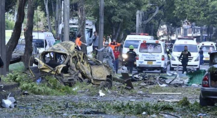 Asciende a seis muertos y 50 heridos tras explosión cerca a la Base Aérea de Cali La Alcaldía de Cali ofrece una recompensa de hasta 400 millones de pesos por información que permita dar con los respo