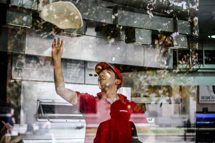 Menos de lo esperado: desempleo en Chile fue 8,7% en el trimestre mayo