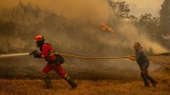 Focos que se multiplican, climatología adversa y humo intenso: las causas de la virulencia de los incendios de este verano en España