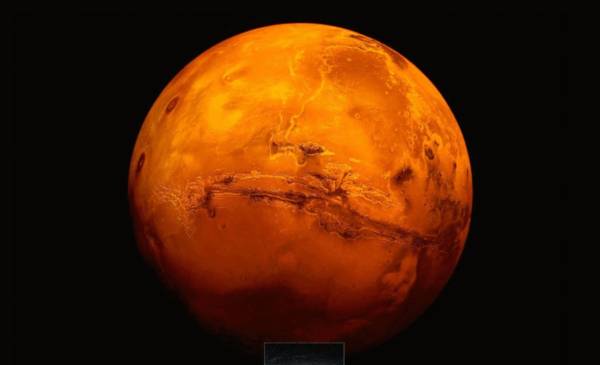 Datos de la NASA revelan un manto irregular en el interior de Marte