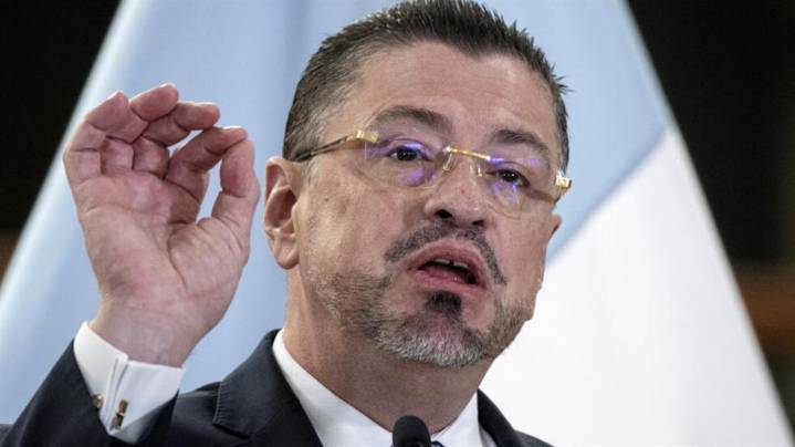 Piden copia de declaración de testigo clave contra presidente tico