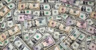 Inflación en Estados Unidos se mantiene en 2.7% en julio; prevén impacto de aranceles en próximos meses