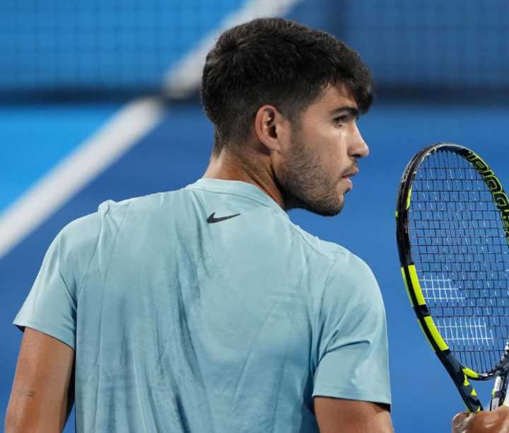 Alcaraz se corona en Masters de Cincinnati tras retiro de Sinner