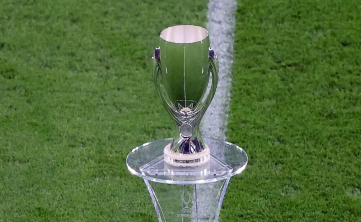 When was the last time the Europa League winner beat the Champions League representative at the UEFA Super Cup?