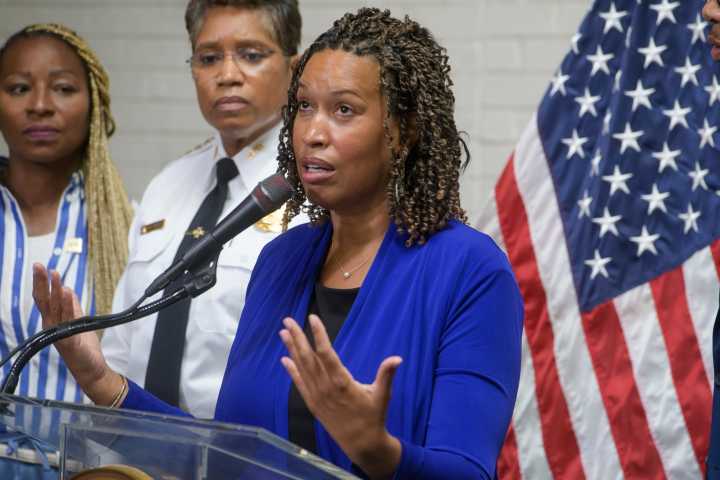 DC students head back to school amid Trump's law enforcement surge