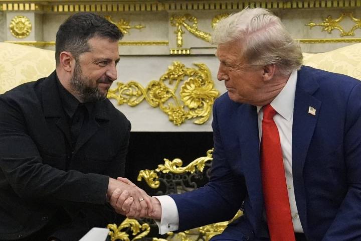Zelenskyy, Trump express hope for trilateral talks with Putin to bring end to Russia