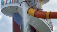 Se rompe el tobogán de un crucero rumbo a Miami. Pasajero resulta herido