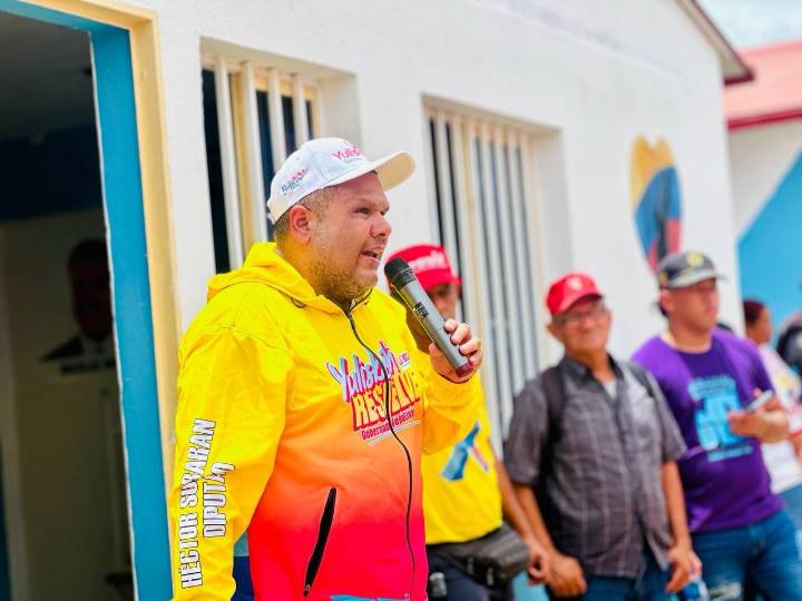“El presidente Nicolás Maduro se fortalece con la determinación del pueblo”, indicó Héctor Sulbarán