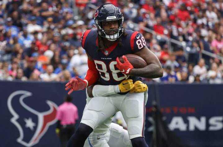 Reports: Eagles obtain WR John Metchie III from Texans