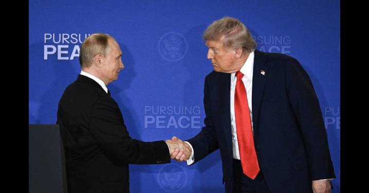 Trump 'standing next to a ruthless dictator': Nicolle Wallace on Putin summit