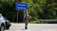 Una jueza ordenó desmantelar el polémico centro en los Everglades