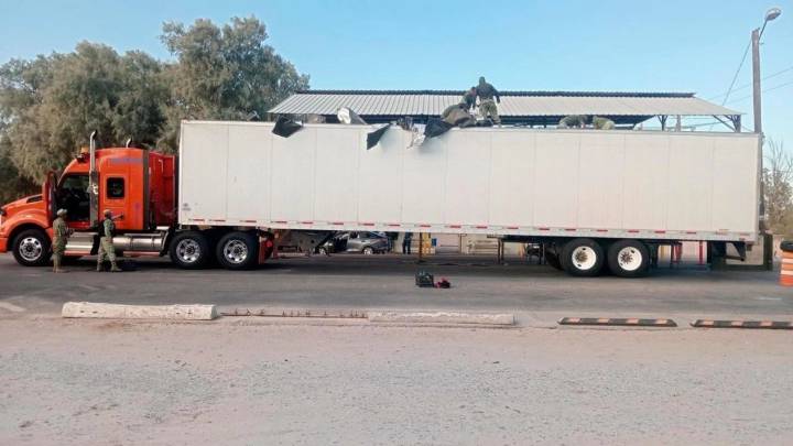Aseguran más de mil paquetes de cocaína en Sonora y detienen a conductor