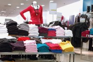 Conocida marca de ropa cerrará dos de sus tiendas en Chile: ya han dicho adiós a varios centros comerciales