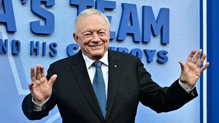 Jerry Jones says he survived stage 4 melanoma in 2010