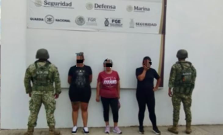 Militares detienen a tres mujeres que cargaban con fusiles AK
