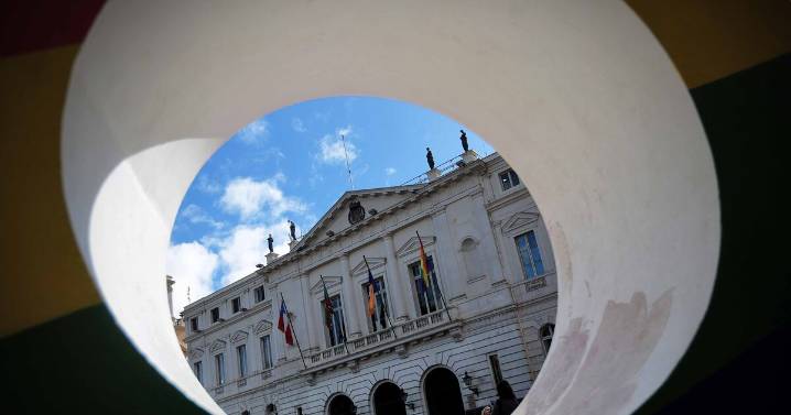 Municipalidad de Santiago presentará querella criminal por déficit financiero en la Corporación para la infancia durante mandato de Hassler