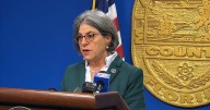 Daniella Levine Cava halla $66 millones para el presupuesto tras críticas por recortes en cultura y servicios comunitarios