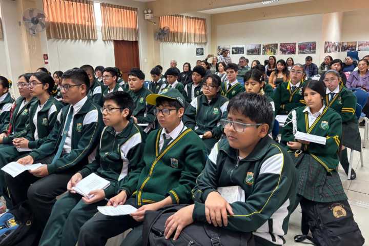 Ministerio de Cultura promueve enseñanza de lenguas indígenas u originarias en estudiantes