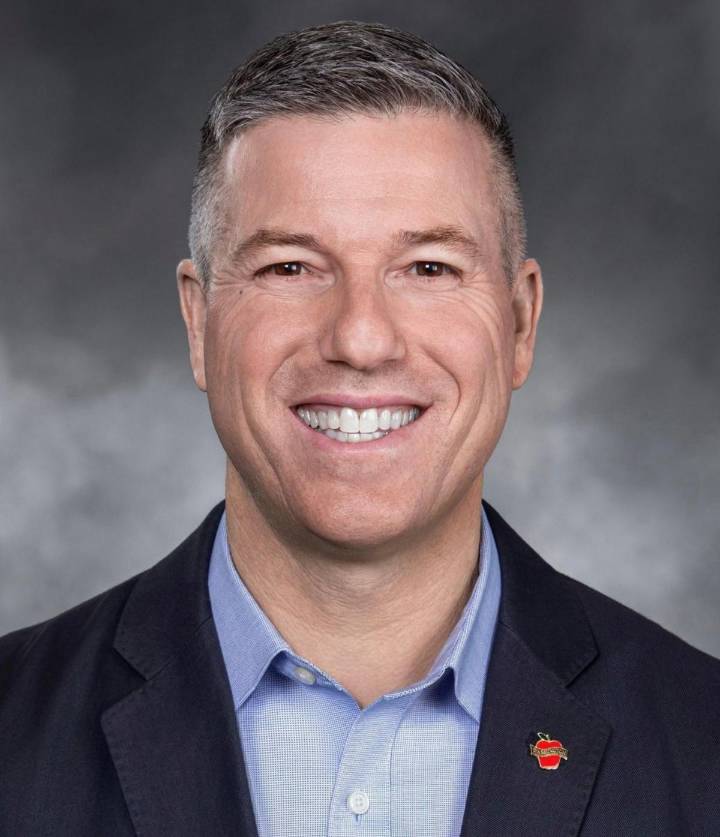 Chelan, Douglas Host WSAC Meeting for State Commissioners