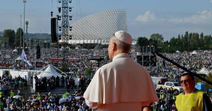 Aspiren a cosas grandes, a la santidad, no se conformen con menos, pide el papa León XIV a los jóvenes